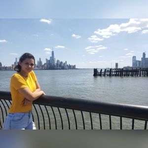 Meet your Posher, Yalila